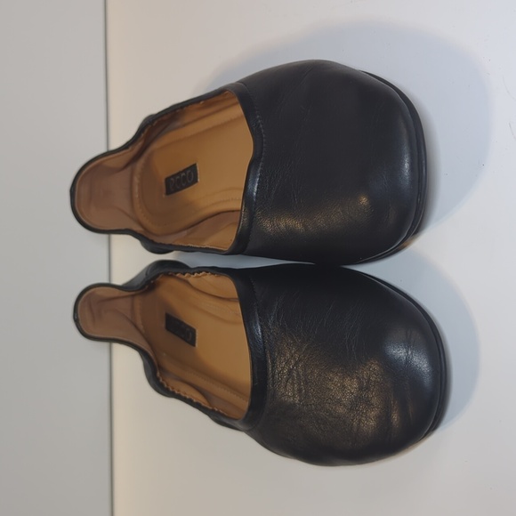Ecco Black Leather Slip On Flats Size 38 - Picture 2 of 10